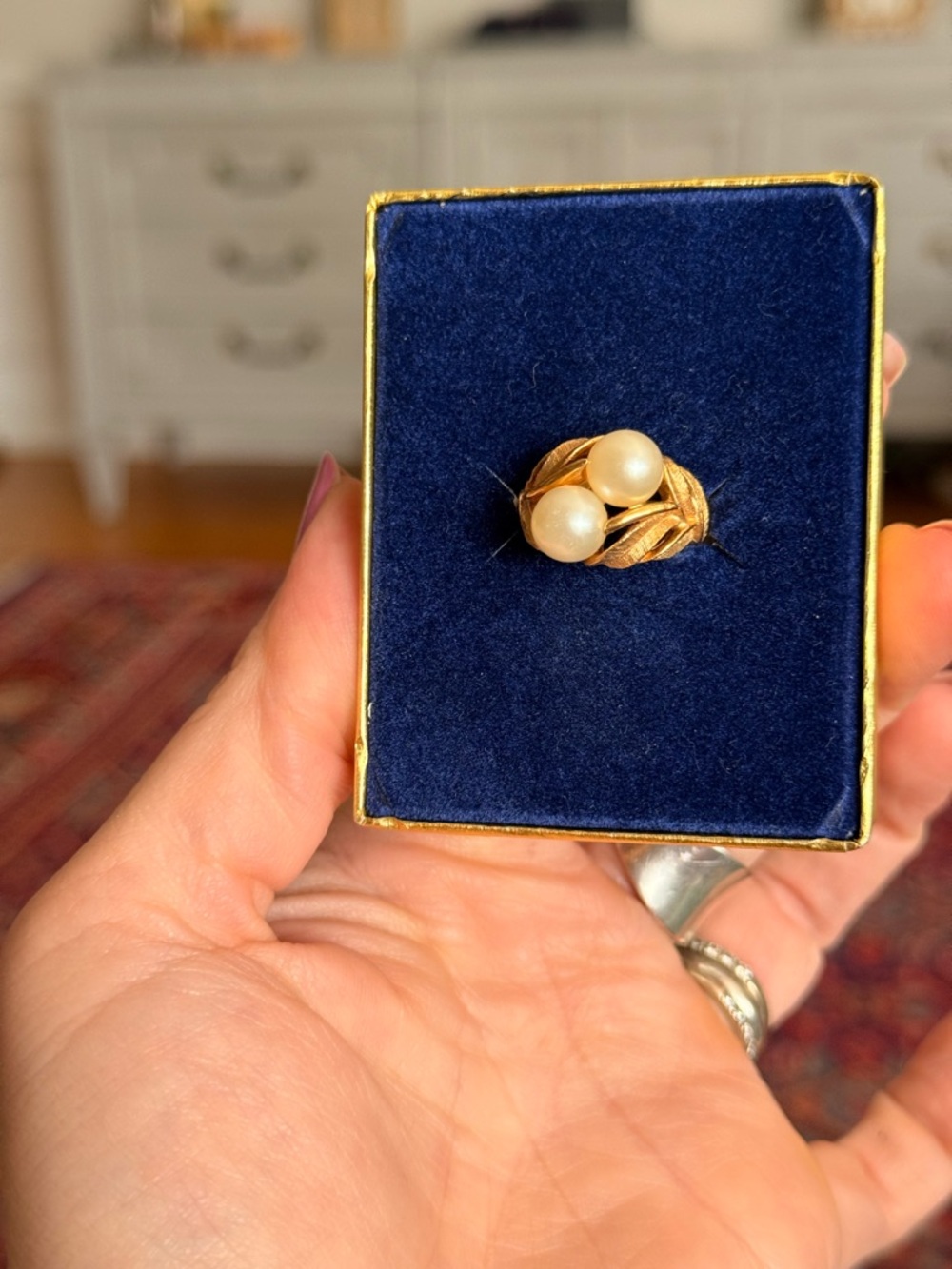 Avon Gold-Tone Ring with Cream Pearls